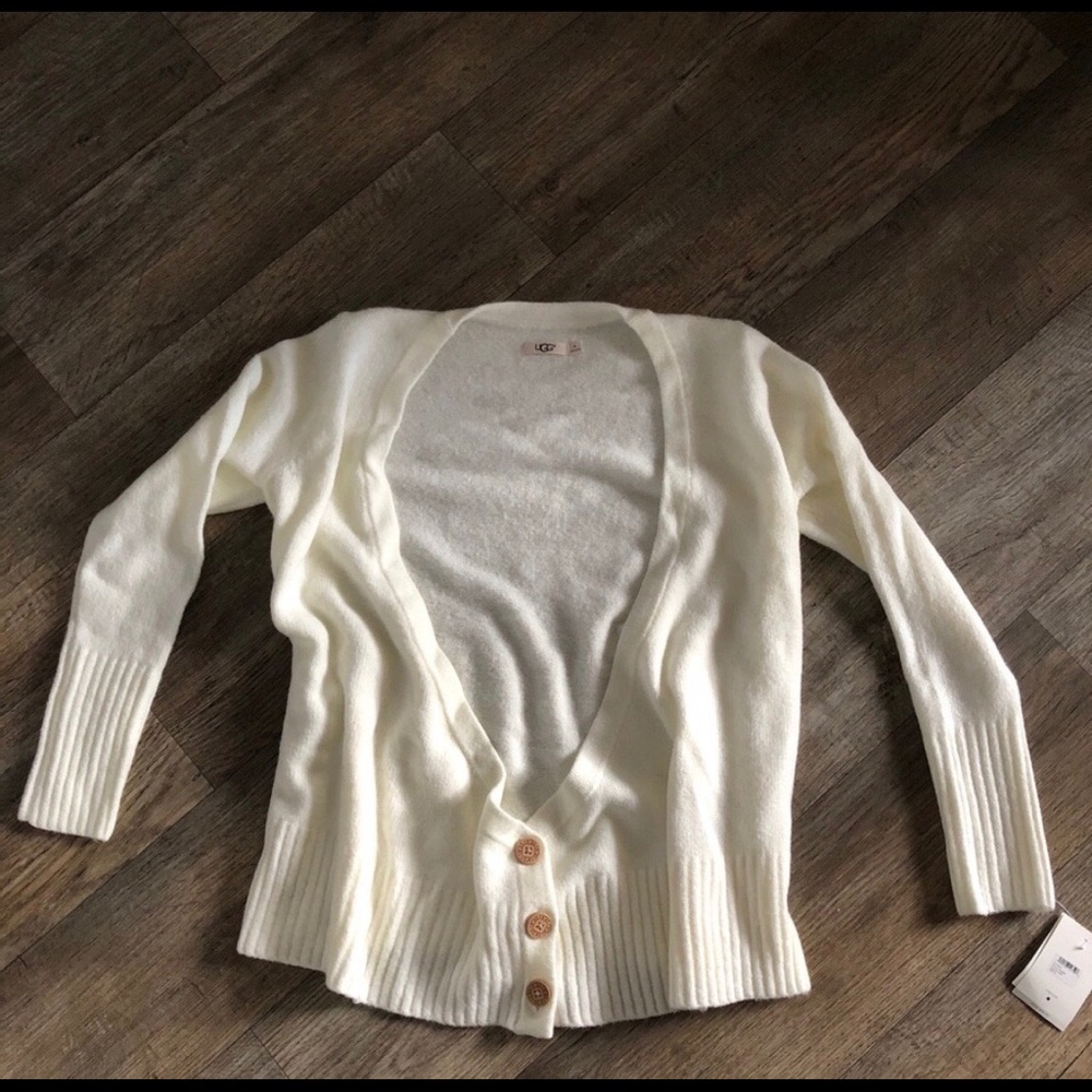 Woman’s UGG knit sweater